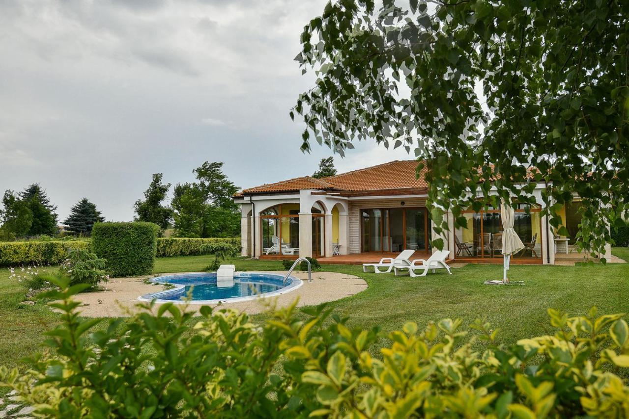 Lighthouse Golf Apart Complex&Villas บัลชิค ภายนอก รูปภาพ