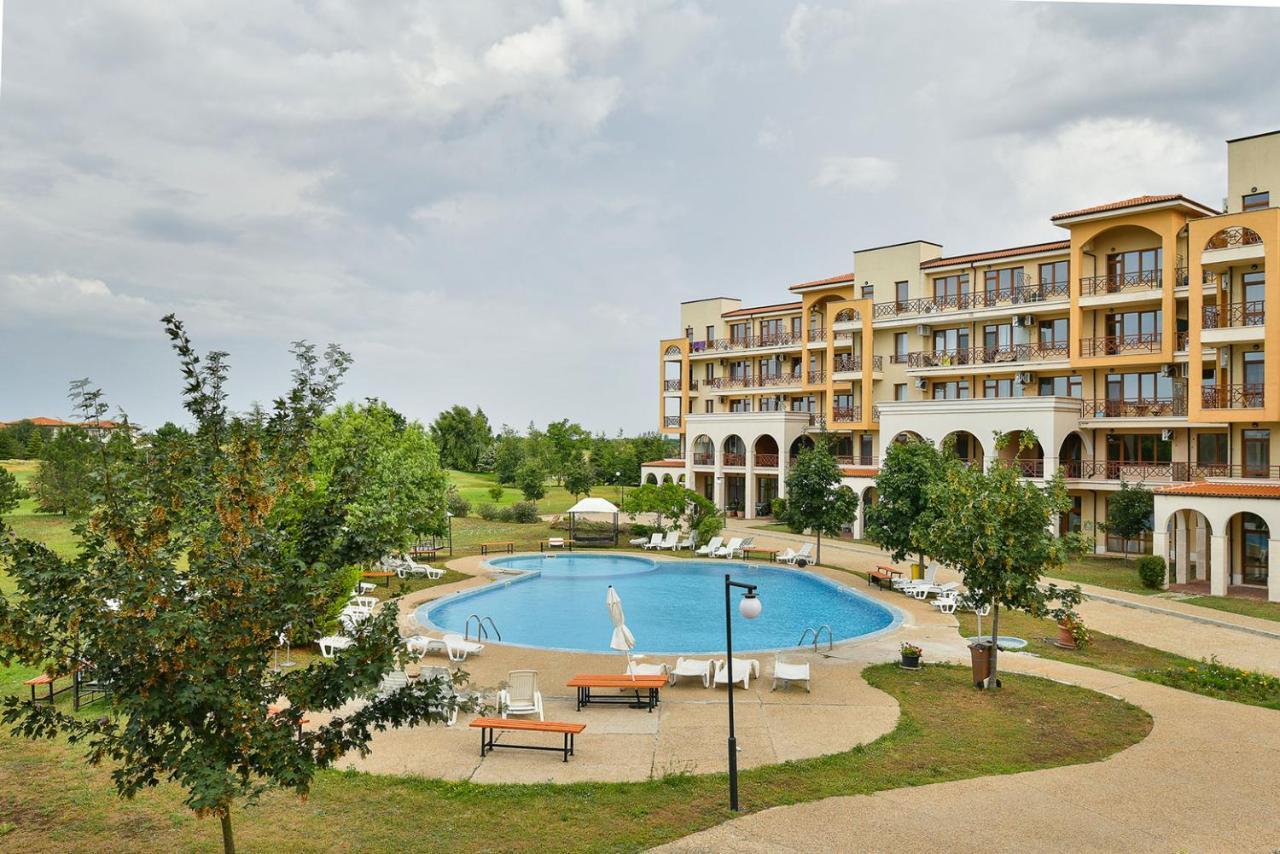 Lighthouse Golf Apart Complex&Villas บัลชิค ภายนอก รูปภาพ